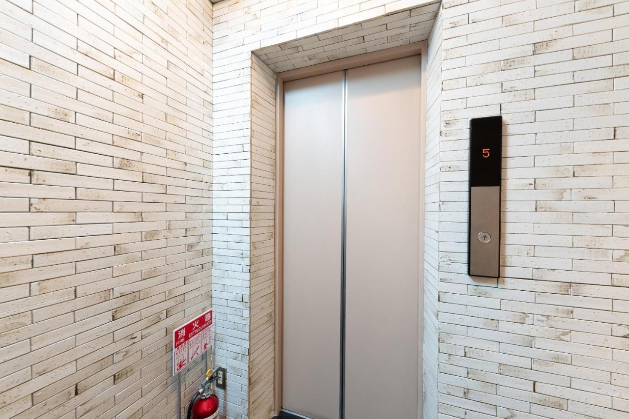 Oyo Hotel Exsaison Sugamo Токіо Екстер'єр фото